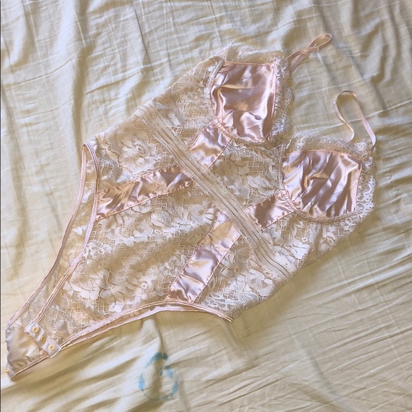 Lace Body Suit - Picture 1 of 2